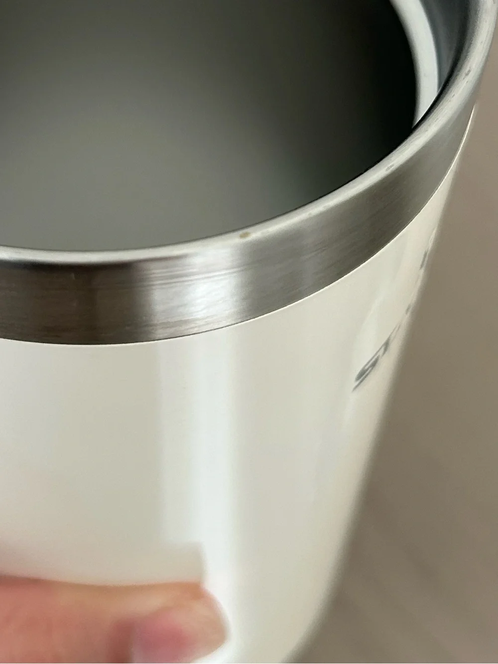 Stanley off White and Silver Travel coffee Mug with Handle - Picture 10 of 12